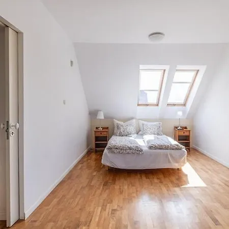 Large, Comfortable For 6 People Lejlighed *
